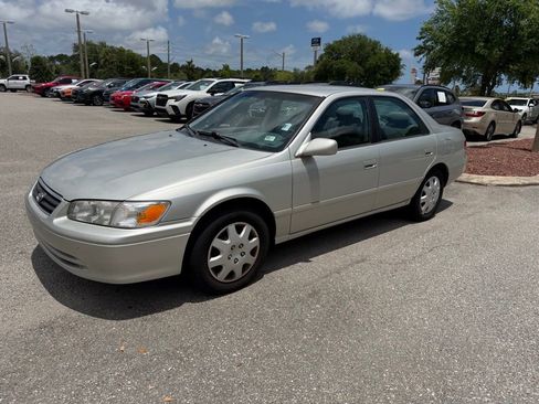 Used 2000 Toyota Camry LE FWD image 11