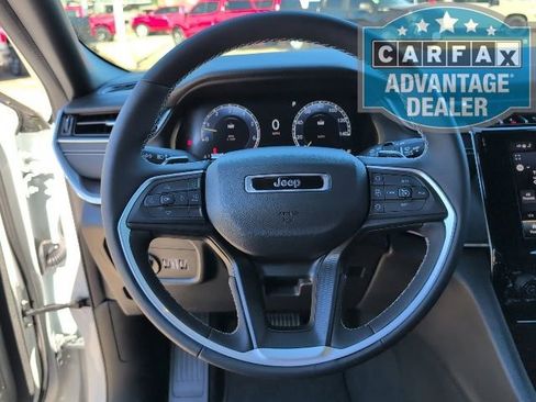 Used 2024 Jeep Grand Cherokee L Altitude image 19