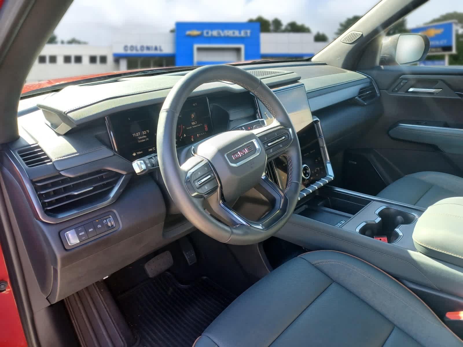 Used 2025 GMC Acadia AT4 w/ Luxury Package AWD/4WD image 8