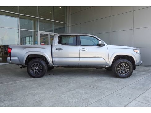 Certified 2022 Toyota Tacoma SR5 w/ Technology Package AWD/4WD image 2
