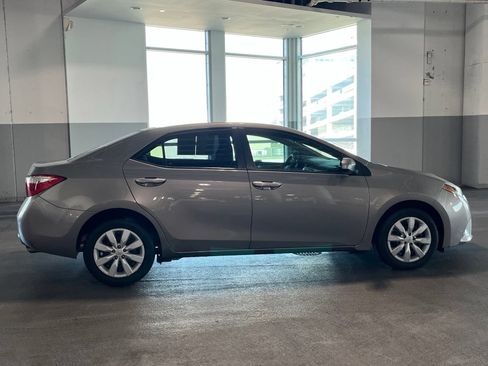 Used 2016 Toyota Corolla LE FWD image 12