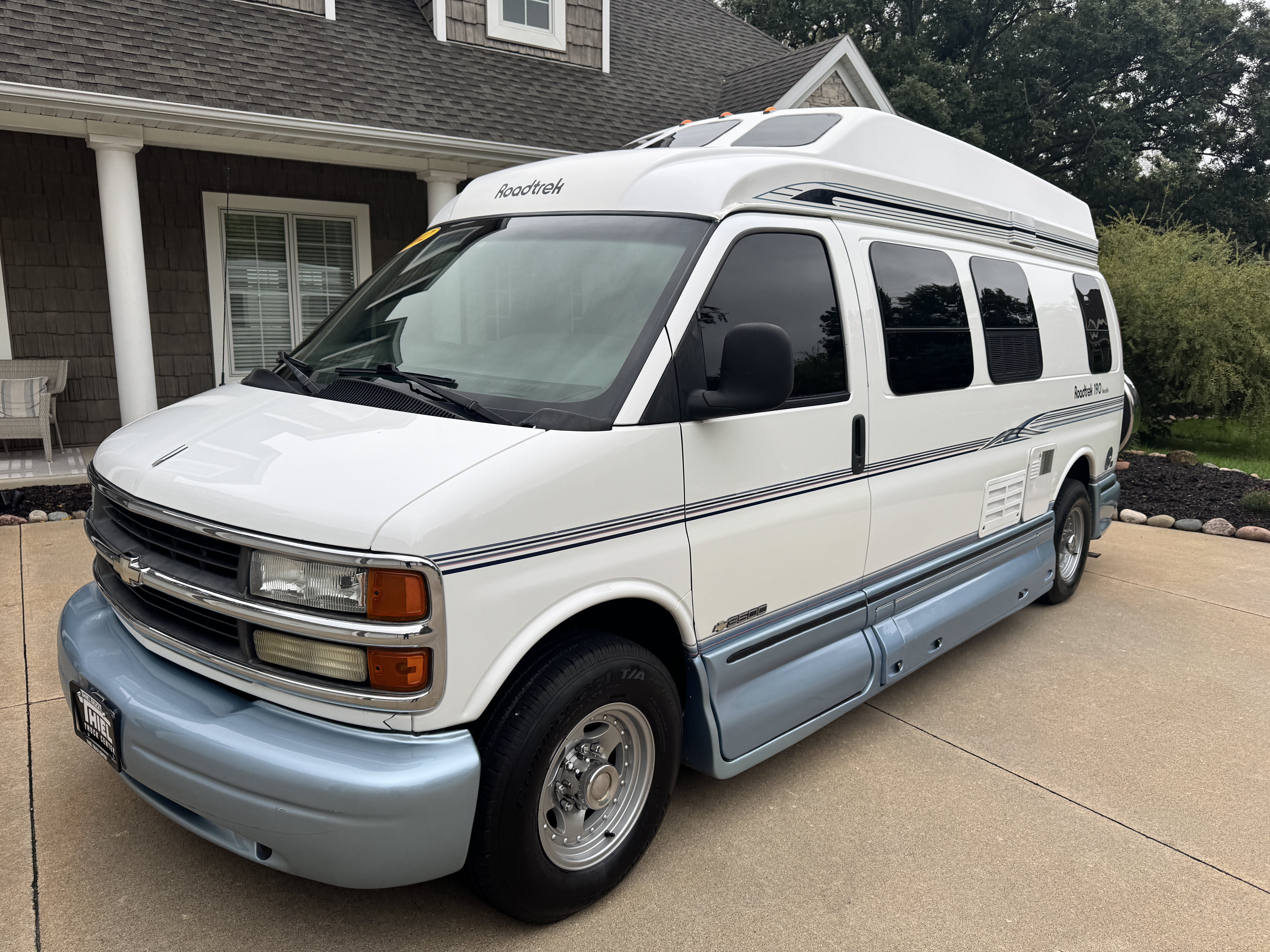 Used 2002 Chevrolet Express 3500 Extended w/ Preferred Equipment Group 2 RWD image 1