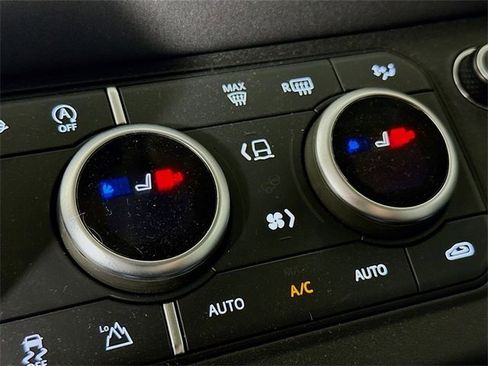 Certified 2022 Land Rover Defender 110 SE image 23