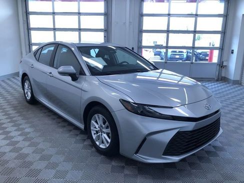 Used 2026 Toyota Camry LE FWD image 36