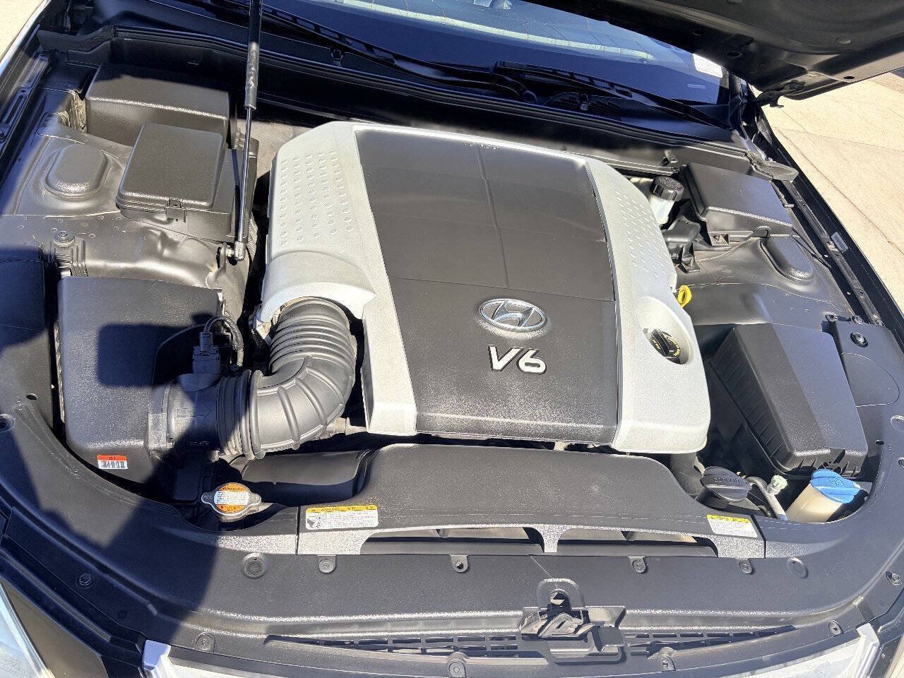 Used 2009 Hyundai Genesis 3.8 RWD image 12