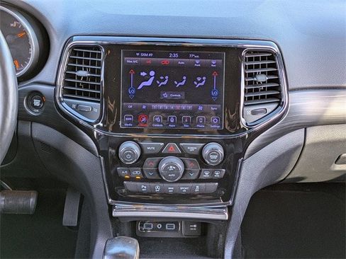 Used 2020 Jeep Grand Cherokee Altitude image 19