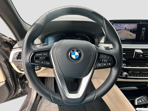 Used 2022 BMW 530i w/ M Sport Package RWD image 11
