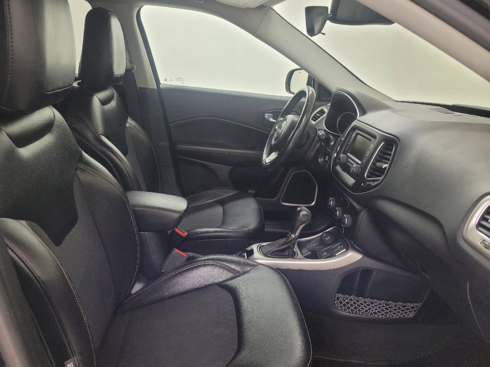 Used 2018 Jeep Compass Latitude AWD/4WD image 21