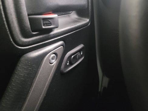 Used 2018 Jeep Wrangler Unlimited Sport AWD/4WD image 27