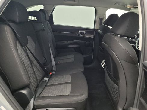 Used 2022 Kia Sorento LX FWD image 19