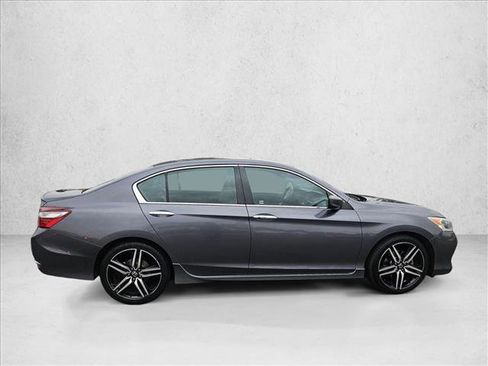 Used 2017 Honda Accord Sport image 4