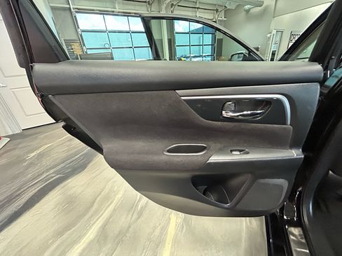 Used 2013 Nissan Altima 2.5 SV FWD image 45