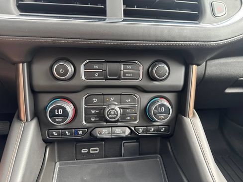 Used 2023 Chevrolet Suburban High Country w/ LPO, Illumination Package AWD/4WD image 41