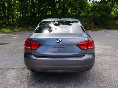 Used 2015 Volkswagen Passat 1.8T SE FWD image 4