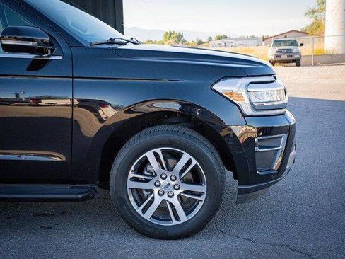Used 2024 Ford Expedition Limited AWD/4WD image 5