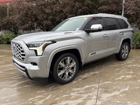 Used 2024 Toyota Sequoia Capstone AWD/4WD image 3