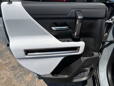 Used 2025 GMC Hummer EV 3X AWD/4WD image 42