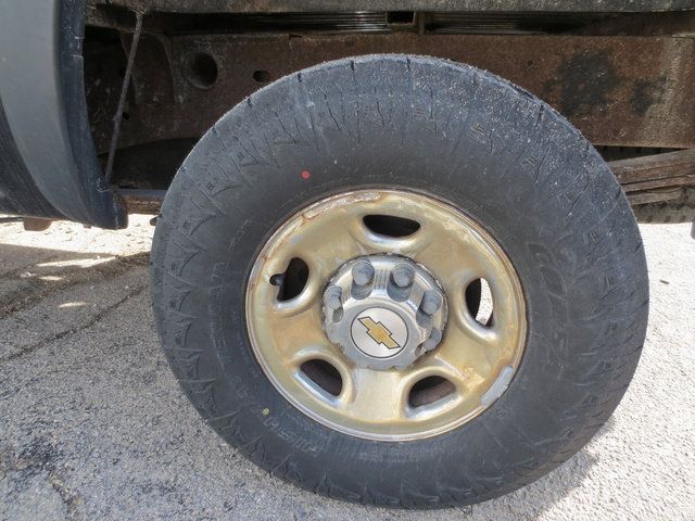 Used 2002 Chevrolet Silverado 2500 LT w/ Off-Road Skid Plate Pkg AWD/4WD image 40