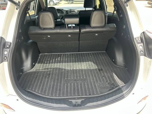 Used 2018 Toyota RAV4 SE w/ Power Extra Value Package AWD/4WD image 19
