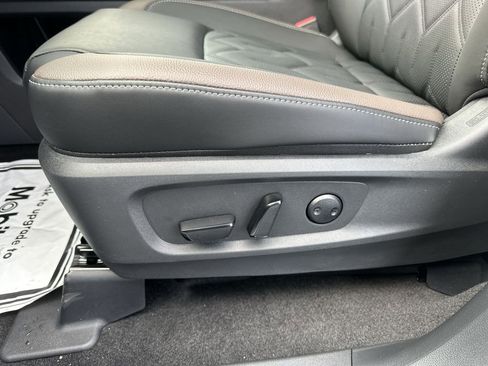 New 2026 Nissan Pathfinder Platinum image 12