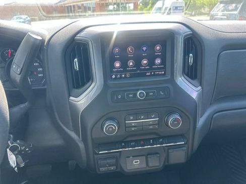 Used 2020 Chevrolet Silverado 1500 Custom w/ Custom Value Package AWD/4WD image 13