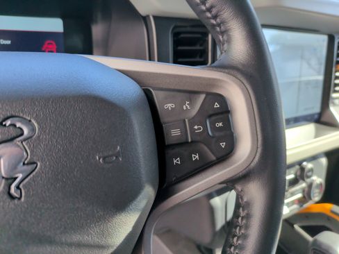 Used 2023 Ford Bronco Badlands image 19