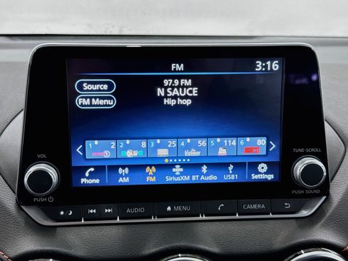 Used 2025 Nissan Sentra SR FWD image 21