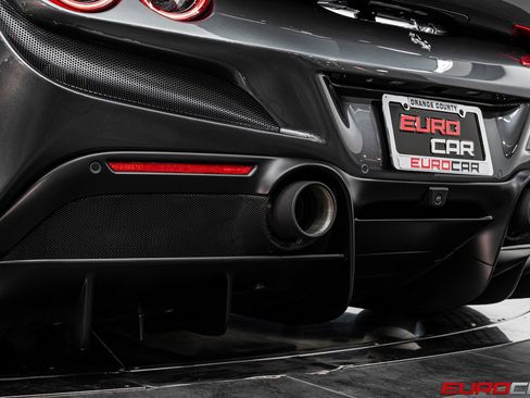 Used 2022 Ferrari F8 Tributo image 26