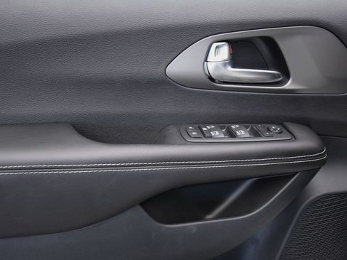 New 2027 Chrysler Pacifica LX FWD image 28