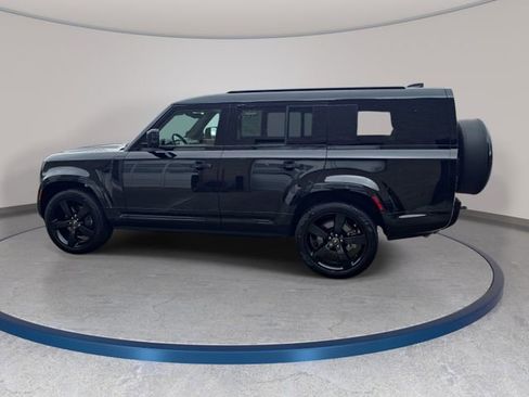 Certified 2025 Land Rover Defender 130 X-Dynamic SE AWD/4WD image 9