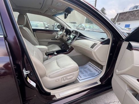 Used 2012 Toyota Avalon Limited FWD image 12