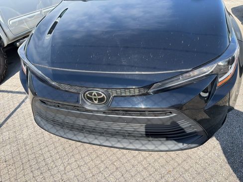 Used 2024 Toyota Corolla LE FWD image 2