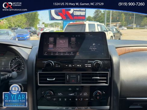 Used 2021 Nissan Armada SL w/ Captain's Chairs Package AWD/4WD image 17