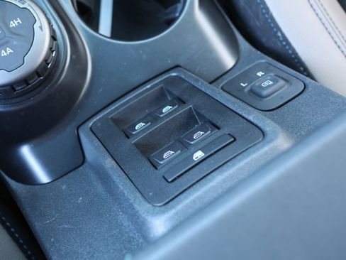 Used 2024 Ford Bronco Wildtrak image 30