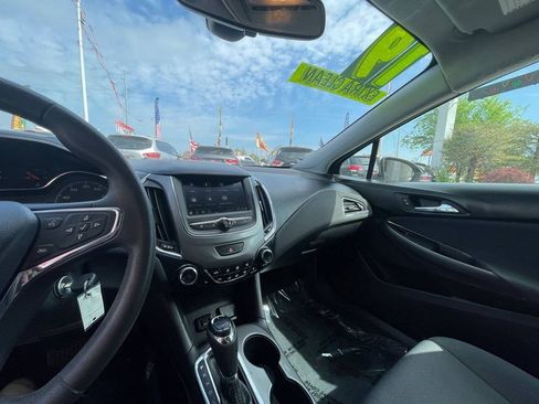 Used 2019 Chevrolet Cruze LT w/ LT Fleet Convenience Package image 36