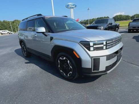 Used 2026 Hyundai Santa Fe SEL FWD image 2