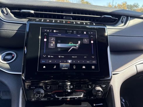 New 2025 Jeep Grand Cherokee L Laredo w/ Luxury Tech Group I image 21