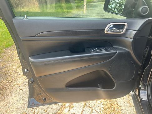 Used 2014 Jeep Grand Cherokee Laredo w/ Quick Order Package 23E image 7