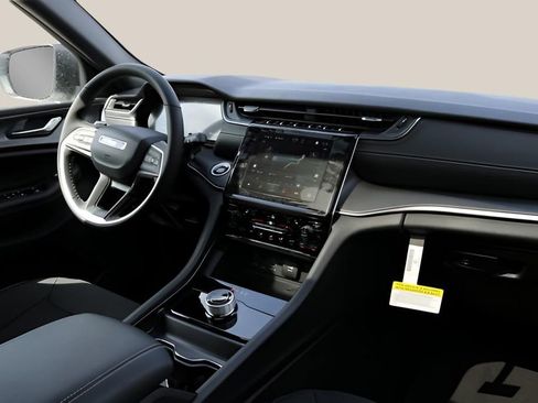 New 2026 Jeep Grand Cherokee Laredo X RWD image 19