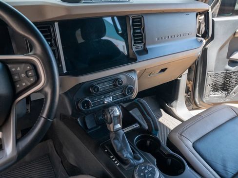 Used 2022 Ford Bronco Wildtrak AWD/4WD image 12