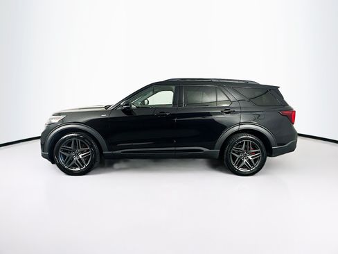 Used 2025 Ford Explorer ST-Line w/ ST-Line Street Pack AWD/4WD image 4