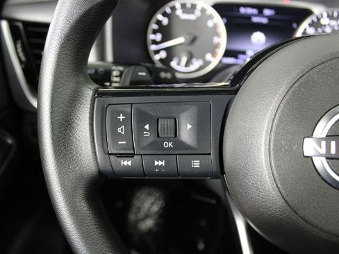 Certified 2022 Nissan Rogue SV FWD image 24