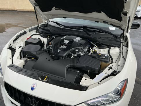 Used 2020 Maserati Ghibli image 23