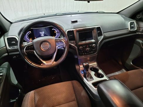 Used 2018 Jeep Grand Cherokee Laredo image 4