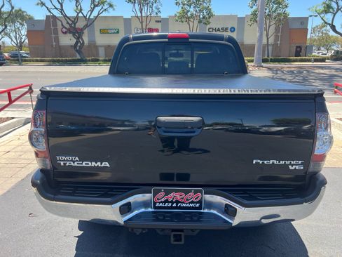 Used 2011 Toyota Tacoma PreRunner w/ TRD Off-Road Pkg w/JBL Audio RWD image 10