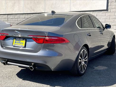 Used 2017 Jaguar XF Prestige image 13