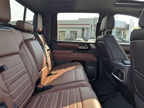 Used 2025 GMC Sierra 3500 Denali Ultimate image 26