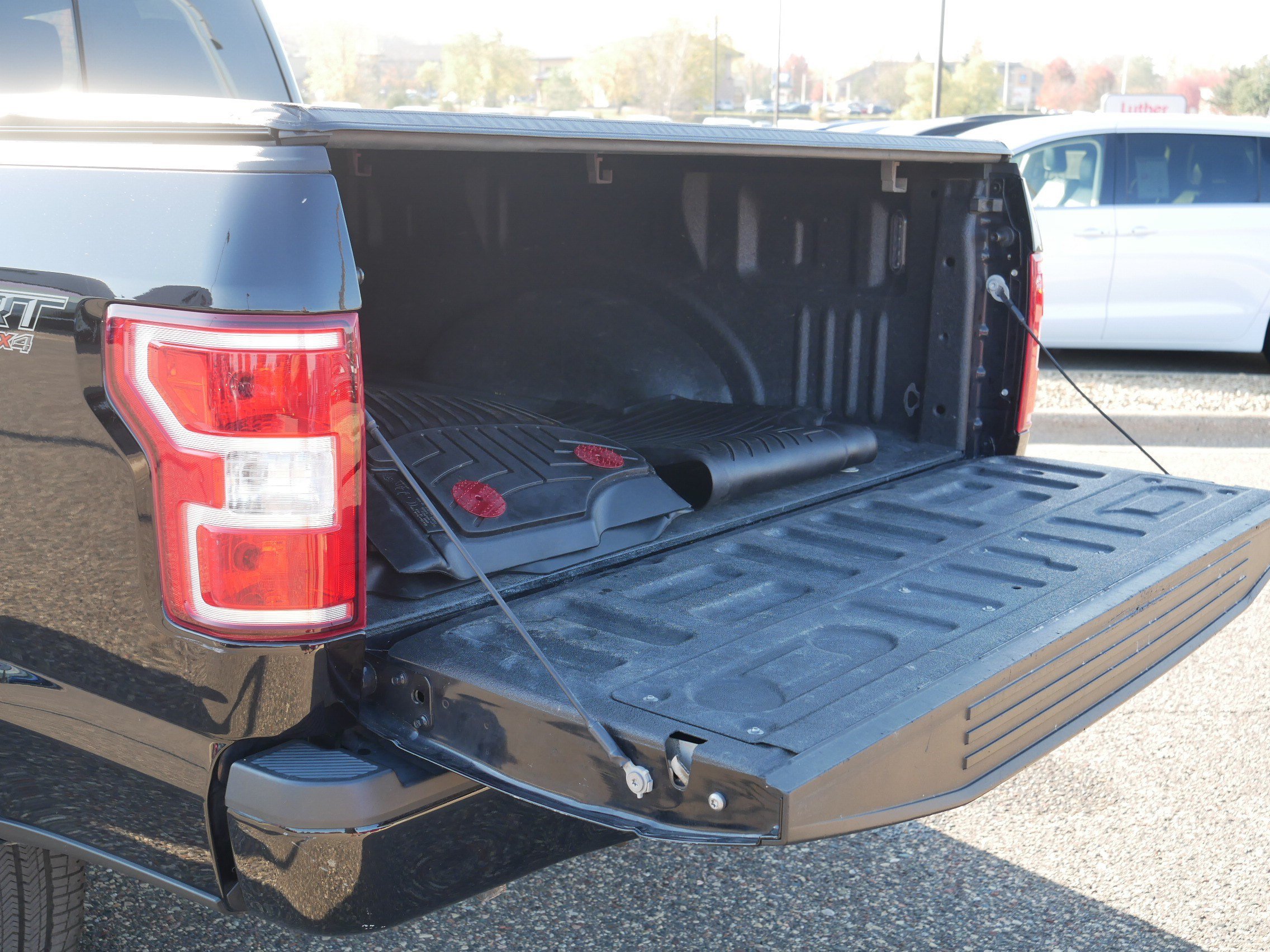 Used 2019 Ford F150 XLT w/ Equipment Group 302A Luxury AWD/4WD image 18