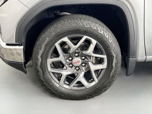 Used 2024 GMC Sierra 1500 SLT w/ SLT Premium Plus Package AWD/4WD image 8