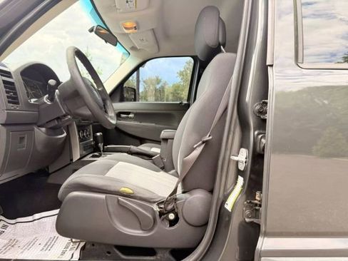 Used 2010 Jeep Liberty Sport image 12